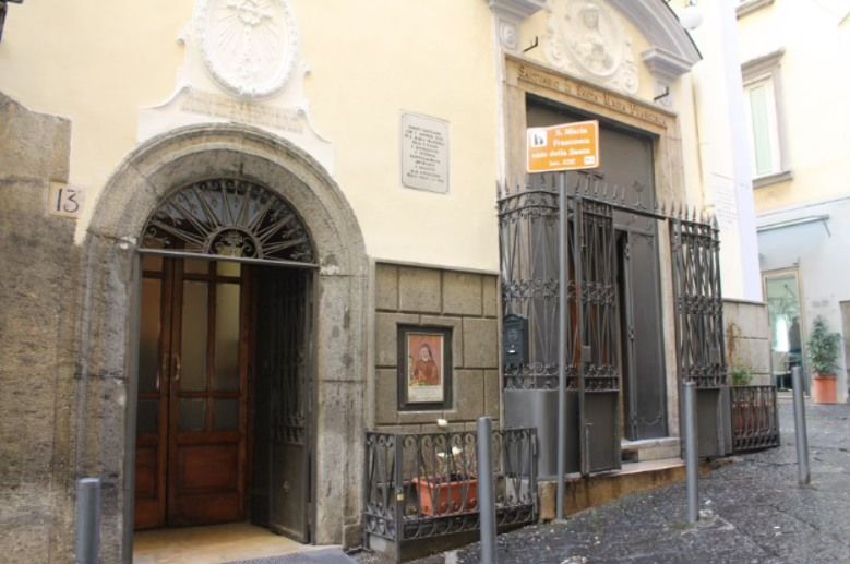 Shrine of St Mary Frances in Naples.jpg